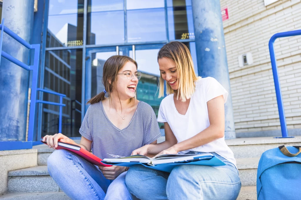 Students learning A1 German course